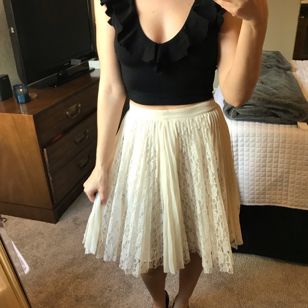 Topshop pleated cream colored A line skirt